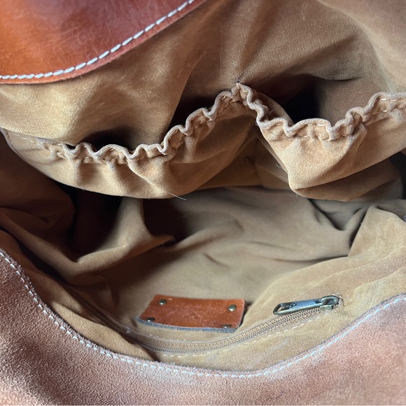 Beautiful Carmel Leather Satchel - Picture 10 of 17